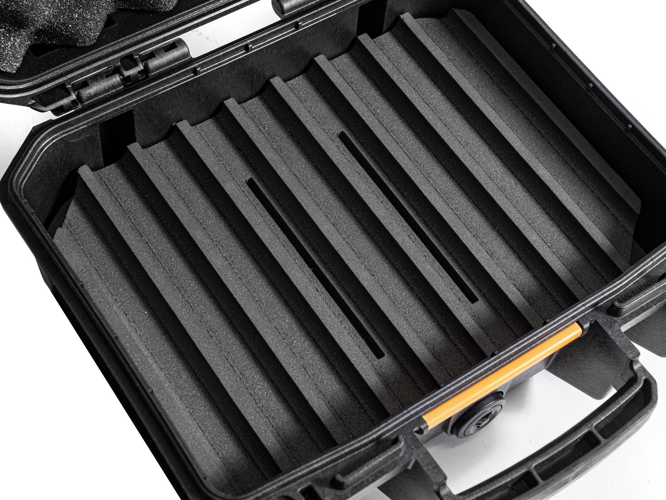 Pelican CasePro V100A Cigar Case for 14+ Cigars | Pelican Official