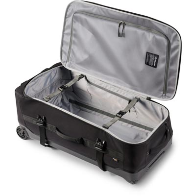 HYKE、s Pelican Aegis HY32 Check-In Hybrid Duffel – Charcoal
